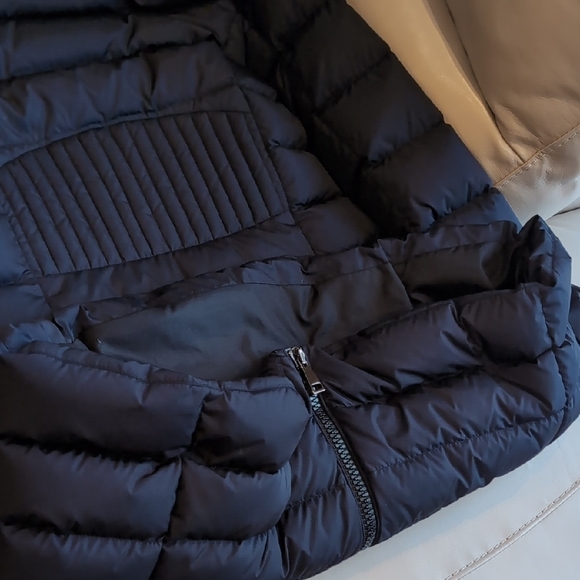 Moncler Navy Down Jacket - Picture 14 of 14
